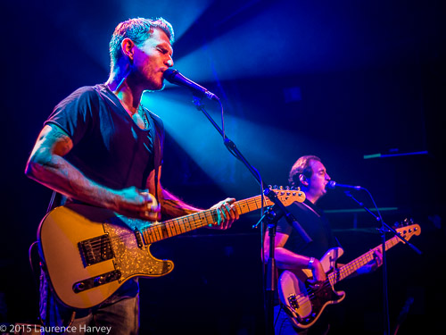 Ben Poole on guitar & vocals