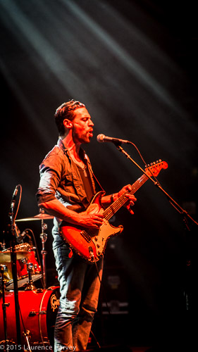 Dan Patlansky on guitar & vocals