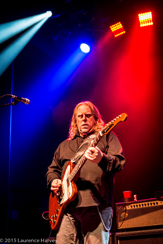 Warren Haynes on guitar & vocals