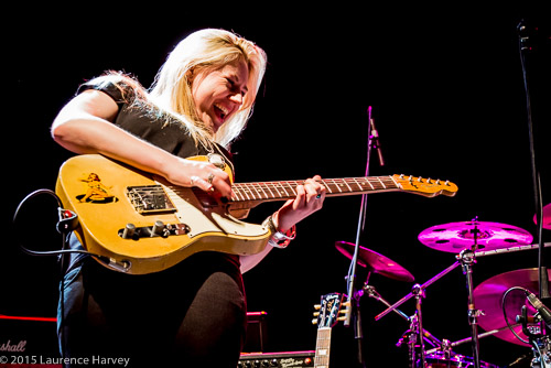 Joanne Shaw Taylor on guitar & vocals