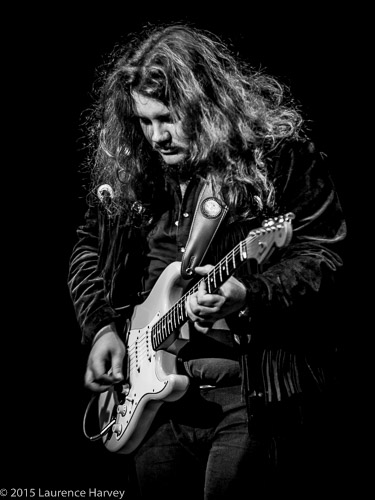 Tom Killner on guitar & vocals