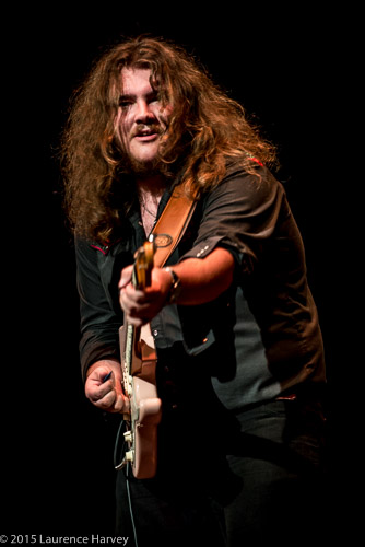 Tom Killner on guitar & vocals