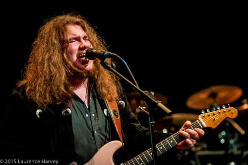 Tom Killner on guitar & vocals
