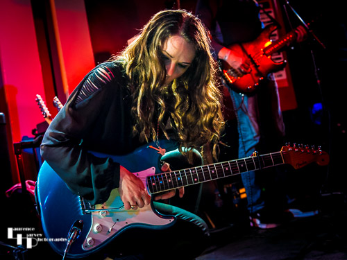 Erja Lyytinen on vocals & guitar