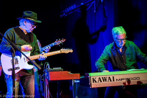 Derik Timms on guitar & vocals, Chris Leon on keyboards