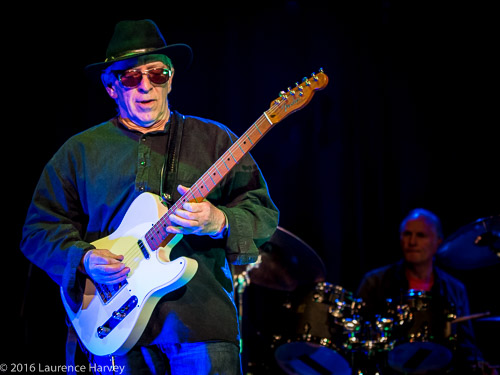 Derik Timms on guitar & vocals