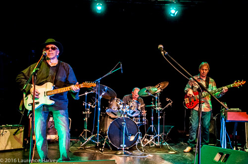 Moondogs on stage at The Limelight Theatre