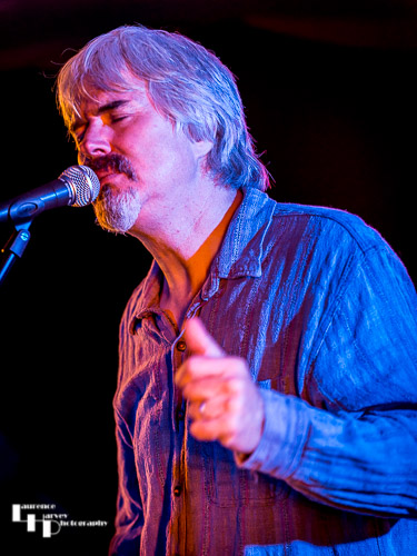 The Barnstormers: Stuart 'Son' Maxwell on vocals