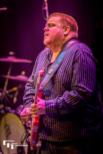 Danny Bryant on guitar & vocals