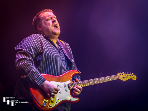 Danny Bryant on guitar & vocals