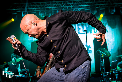 Dan Reed on lead vocals