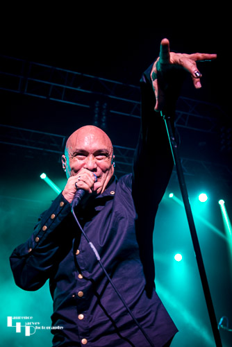 Dan Reed on lead vocals