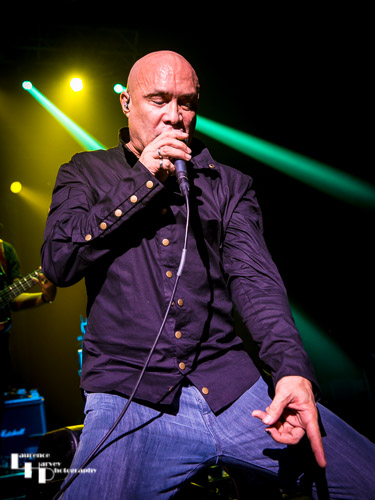 Dan Reed on lead vocals
