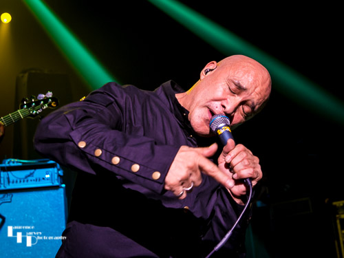 Dan Reed on lead vocals