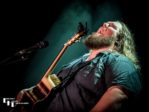 Matt Andersen on vocals & guitar