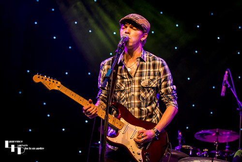 Dan Spellman on lead vocals & rhythm guitar