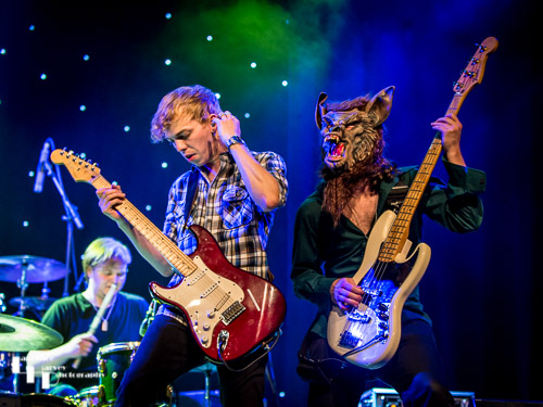 Dan Spellman on lead vocals & rhythm guitar & Mike Topp on bass