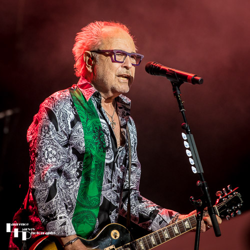 Mick Jones on lead guitar