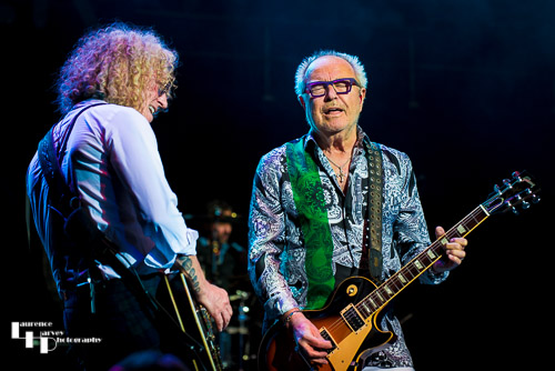 Mick Jones & Bruce Watson on guitars