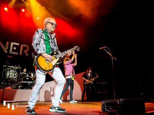 Mick Jones on lead guitar