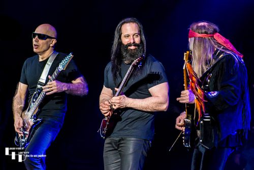 Joe Satriani, John Petrucci & Uli Jon Roth jamming on stage at Hammersmith Apollo