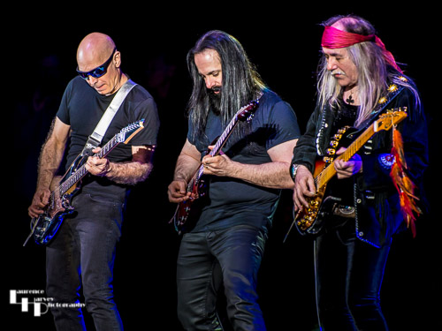 Joe Satriani, John Petrucci & Uli Jon Roth jamming on stage at Hammersmith Apollo