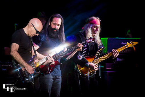 Joe Satriani, John Petrucci & Uli Jon Roth jamming on stage at Hammersmith Apollo