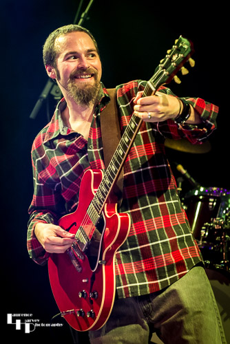 Jules Fothergill on guitar