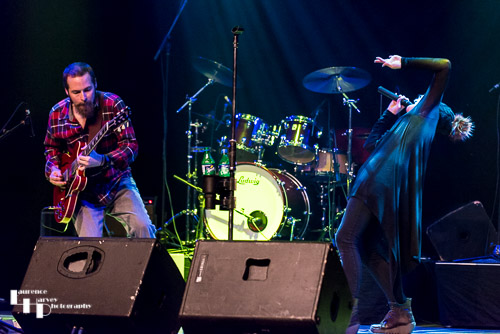 Lorna Fothergill on vocals & Jules Fothergill on guitar