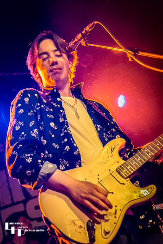 Quinn Sullivan on vocals & guitar