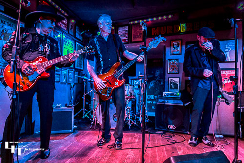 Lightnin' Willie & his band on stage at The Murderers