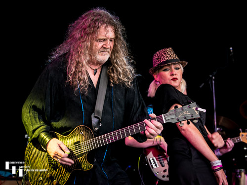 Roadhouse: Mandie G on vocals & Danny Gwilym on guitar