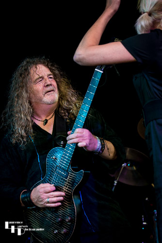 Roadhouse: Danny Gwilym on guitars