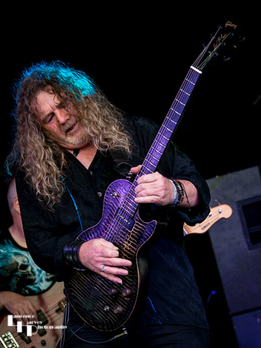 Roadhouse: Danny Gwilym on guitars