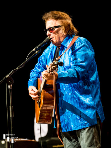 Don McLean on vocals & guitar