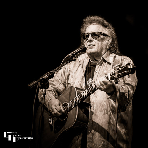 Don McLean on vocals & guitar