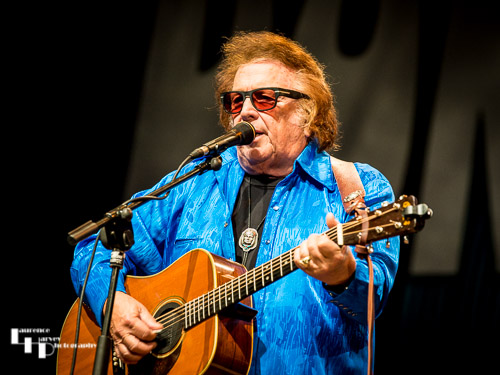 Don McLean on vocals & guitar