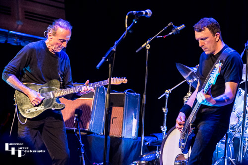 Hugh Cornwell on vocals & guitar, Pat Hughes on bass