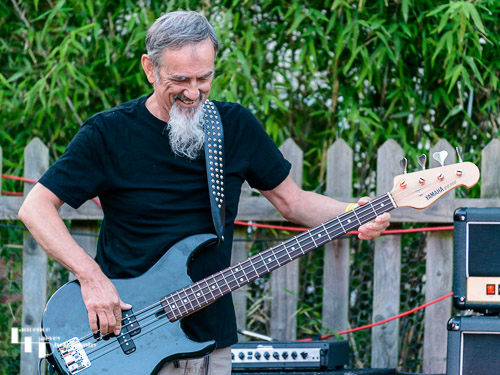 Stealer: Kevin Annis on bass