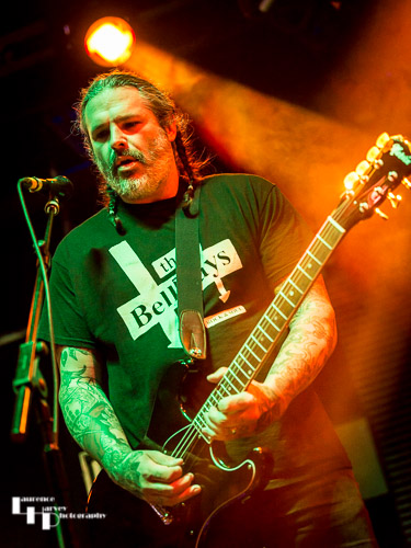 Mike Squires on guitar