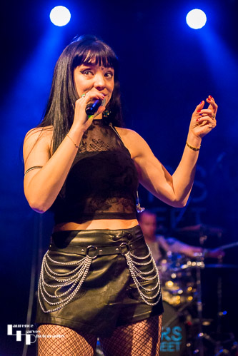 Grace Bond on vocals
