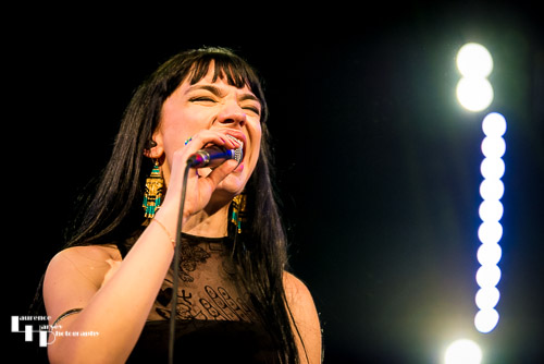 Grace Bond on vocals