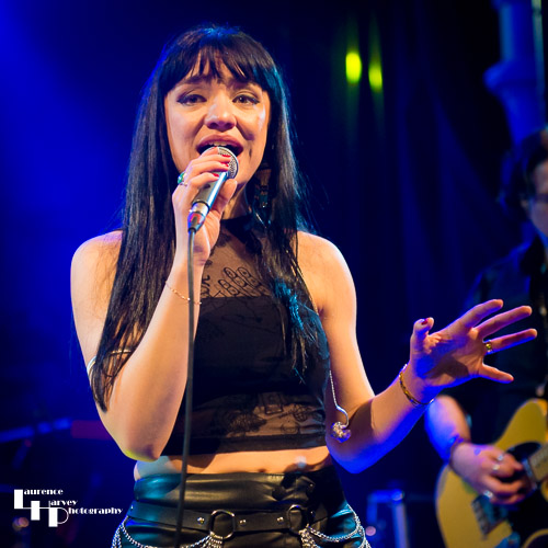 Grace Bond on vocals
