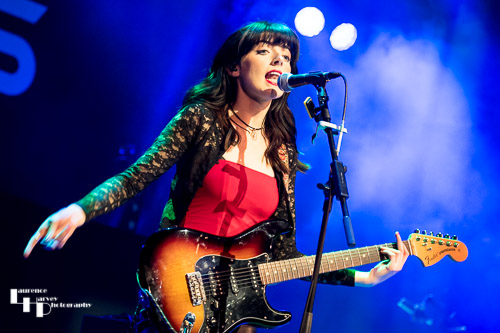 Orlaith Forsythe on vocals & guitar