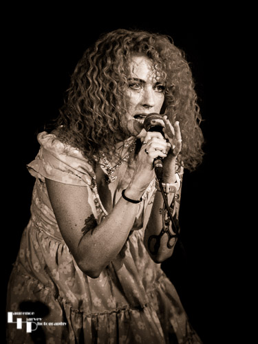 Lou Brett on vocals