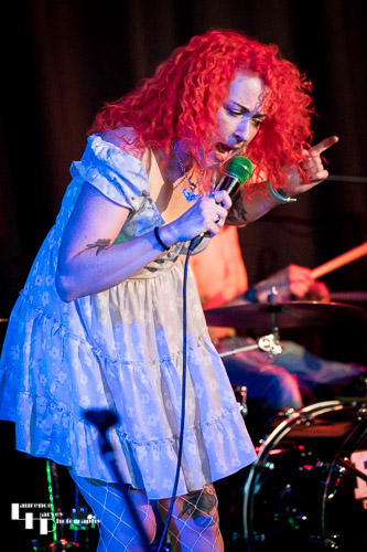 Lou Brett on vocals