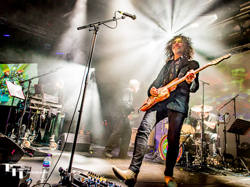 Kavus Torabi on guitar