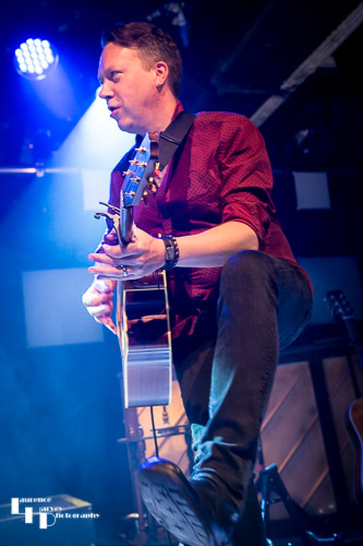 Jim Kirkpatrick on acoustic guitar