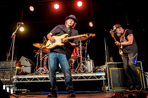 Walter Trout on vocals & guitar, Johnny Griparic on bass