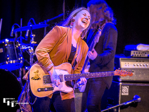 Joanne Shaw Taylor on vocals & guitar